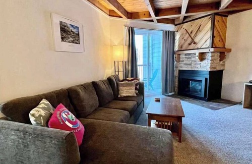 Wildernest Condo | 2 BR Mountain Condo w/views, near amazing skiing