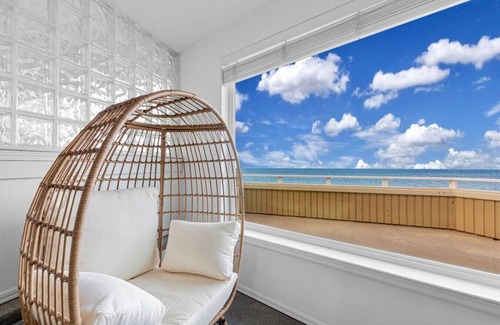 Oak Harbor Apartment | 2 BR Unit w/ Mesmerizing Water View @Oak Harbor