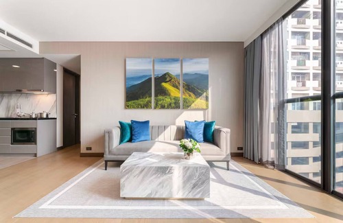 Bangkok Central Business District Condo | 2 BRS/WG/Serviced/Monthly