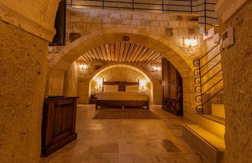 Mustafapasa Hotel | 2 Cave Suites Ideal for Family Getaway w/Stunning Garden & Pool Access