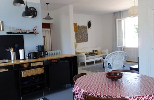 Lodeve House | 2 charming appartments, a garden and private bank of the river, in the city