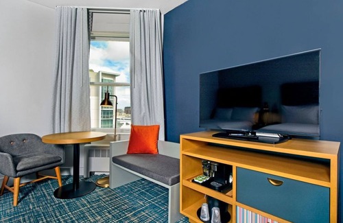 Downtown San Francisco Hotel | 2 Comfortable Room with Rooftop Pool, Near Oracle Park & Yerba Buena