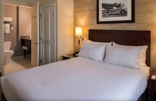 O'Hare Hotel | 2 Comfortable Units, Complimentary Airport Shuttle, Pets Allowed!