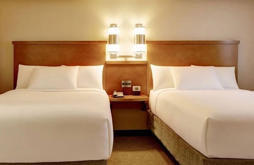 Austin Hotel | 2 Convenient Units! Pets Allowed, FREE Parking, Quick Drive to The Vortex!