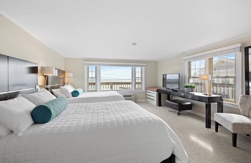 Falmouth Heights Hotel | 2 Double Bed Oceanview Stay + Shared Deck