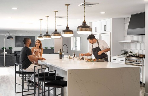 Paradise Valley Village Villa | 2 Homes in 1 l Pickleball l Speakeasy l Gym l Pool