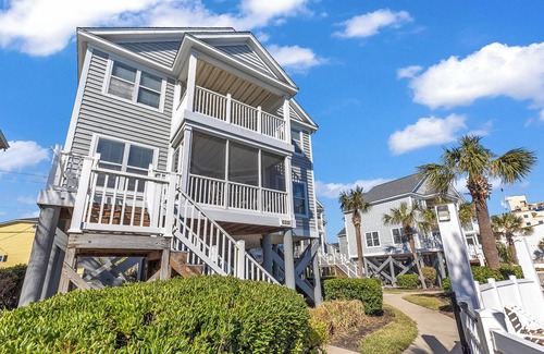 Garden City House | 2 Is Better Than 1 - Twin luxurious oceanfront homes - 32 Guests - 8 Cars - Pool