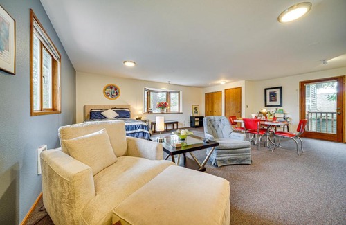 Seattle Metro Area Apartment | 2 Mi to Burien Peaceful Studio with Deck!