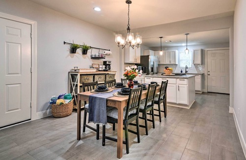 Galveston House | ~ 2 Mi to Pleasure Pier: Home in Galveston!