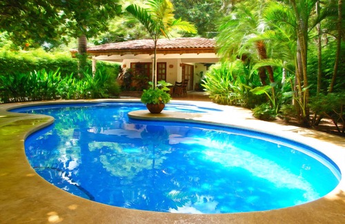 Palm Beach Estates House | 2 MINUTE WALK TO BEACH - Private Pool, Patio & Garden HIDDEN GEM Charming Home