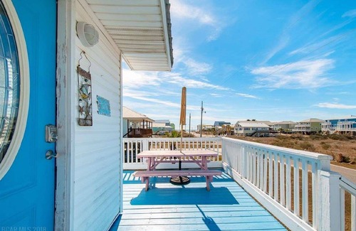 Fort Morgan House | 2 Minute walk to the secluded beaches of Fort Morgan! Pet friendly! Quiet Space!