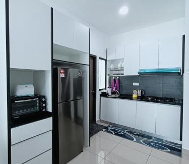 Bandar Penawar Apartment | 2 Parking Comfy Condo Desaru Town PoolNetflix