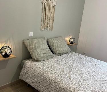 Montlucon Apartment | 2 pièces avec jardin