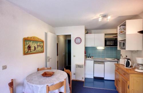 Les Bruyeres Apartment | 2 pièces cabine cosy 4 pers, pied des pistes, parking gratuit, Les Menuires - FR-1-178-369