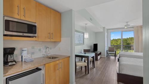 Baytowne Wharf House | 2 Resort Studios by AvantStay Sleeps 8 Pool Shuttle Tennis Near Baytowne Beach
