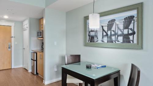 Baytowne Wharf House | 2 Resort Studios by AvantStay Sleeps 8 Pool Shuttle Tennis Near Baytowne Beach