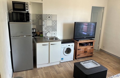Neuilly-sur-Marne Apartment | 2-room apartment with small terrace overlooking the Marne riverbanks