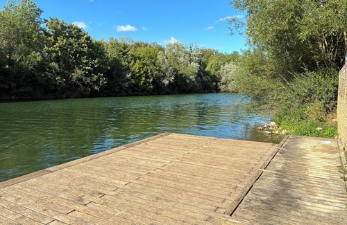 Neuilly-sur-Marne Apartment | 2-room apartment with small terrace overlooking the Marne riverbanks