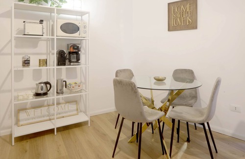 Campitelli Apartment | 2 Rooms at the Colosseum Rome New Apartment