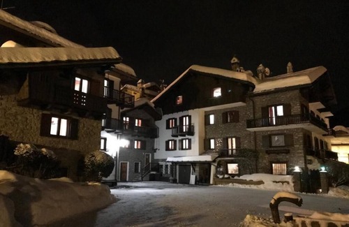 Pallusieux Apartment | 2 Rooms With Mt. Blanc View and Garden