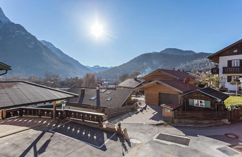 Mittenwald Apartment | 2-storey Apartment 'Rubin' Near the Ski Lift with Mountain View, Wi-Fi & Terrace