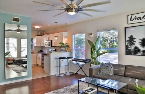 St. Petersburg House | 2 story Home in St Petersburg FL 3 bds 2,5 ba home in GREAT LOCATION.