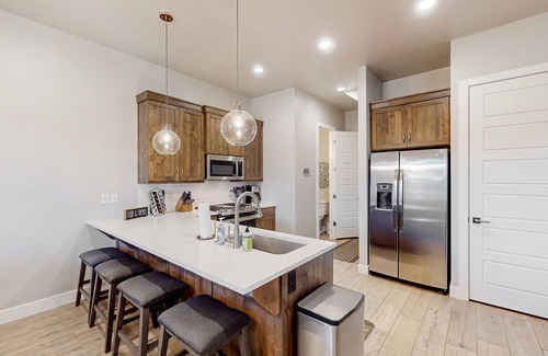 Washington County House | 2-story home with private swim spa & game room - pool & pickleball on-site