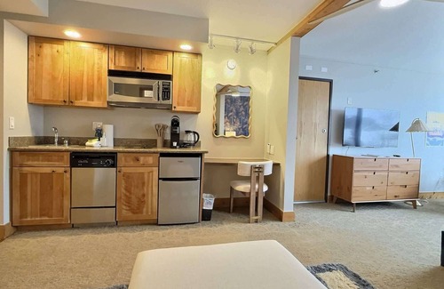 Crested Butte Condo | 2 Unit Combo! Heated Pool, Hot Tub, Steam + Gym!