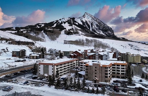 Crested Butte Condo | 2 Unit Combo! Heated Pool, Hot Tub, Steam + Gym!