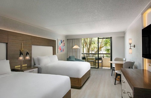 Shipyard Plantation Hotel | 2 Units w/Balconies & Pool, Just Steps from Hilton Head Beach!