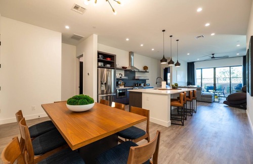 Troon North House | 2 Villas/20 Guests: Walk to Troon North Golf Club