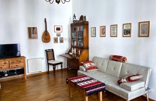 Mitte Apartment | 2-Zimmer-Apartment "Monbijou" am Hackeschen Markt