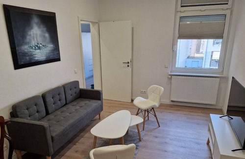Heslach Apartment | 2 Zimmer Wohnung 50qm Voll-moebliert in der Marienplatz Nähe
