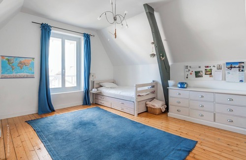 Eaubonne Cabin | 20' from Paris, spacious family home