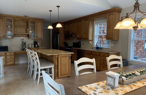 Mastic House | 20 Minutes from the Hamptons! Quiet 4 bedroom getaway with pool.