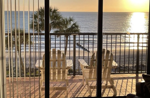 Madeira Beach Condo | 20% SAVINGS ON 2025 BOOKINGS thru November