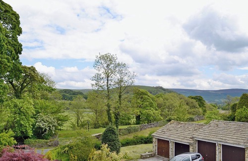 Burnsall Cottage | 20 steps to entrance with handrail.