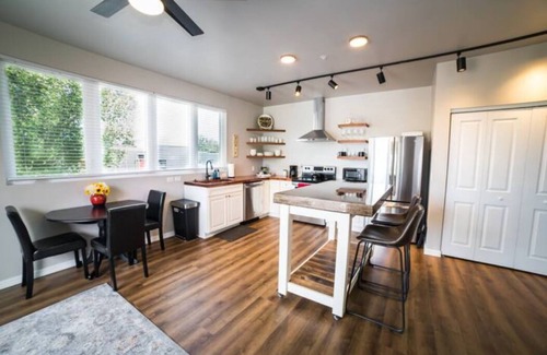 Southside Apartment | 201The Lofts, by Flagtown, 2 bed 2 bath