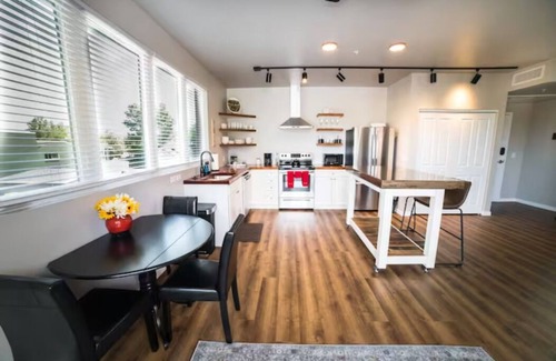 Southside Apartment | 201The Lofts, by Flagtown, 2 bed 2 bath