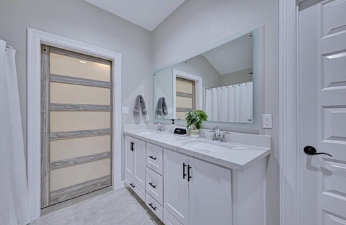 Flour Bluff House | 2022 Built Modern Family-Friendly Oasis