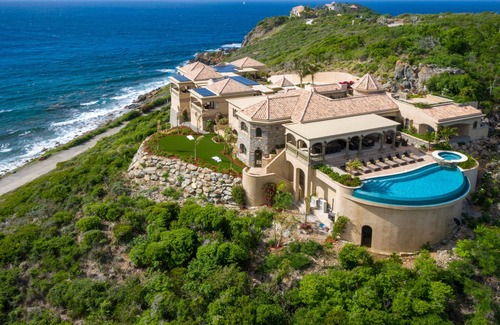 Ditleff Point Villa | 2024 Winner Vrbo's Vacation Rental of the Year: Villa Cin Cin!