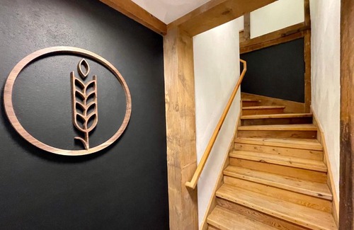 Waunakee Hotel | 205 - Queen Suite