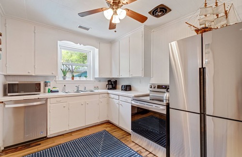 Folly Beach Cottage | 208 W Ashley - Under the Palms - Central Location - Pets Considered