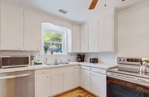 Folly Beach Cottage | 208 W Ashley - Under the Palms - Central Location - Pets Considered