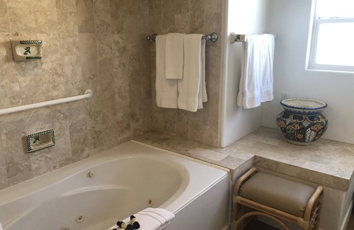 St. George Resort | 21- St George Condo 1king, 1Queen, fold down chair -pool, hot tub.