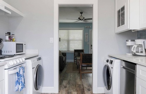 Convair Cove Apartment | 211 Turtle | King Bed | Beach Gear | 1 Block to Beach & Downtown | Dog Friendly