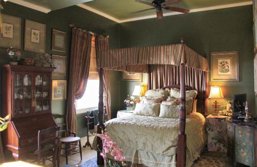 Ansonborough Bed & Breakfast | 22 Charlotte