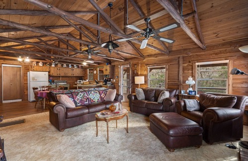 La Grange Cabin | 22 miles to Round Top, 3/2 w/trailer parking, relaxing cozy cabin w/lake, wifi