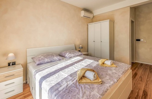 Malinska-Dubasnica House | 220 m² House ∙ 5 bedrooms ∙ 12 guests