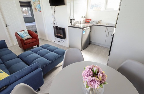 Chapel Saint Leonards Cottage | 23 CHERRY PARK, pet friendly, with a garden in Chapel St Leonards